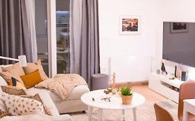 Fresh Comfort Apartment By Irundo